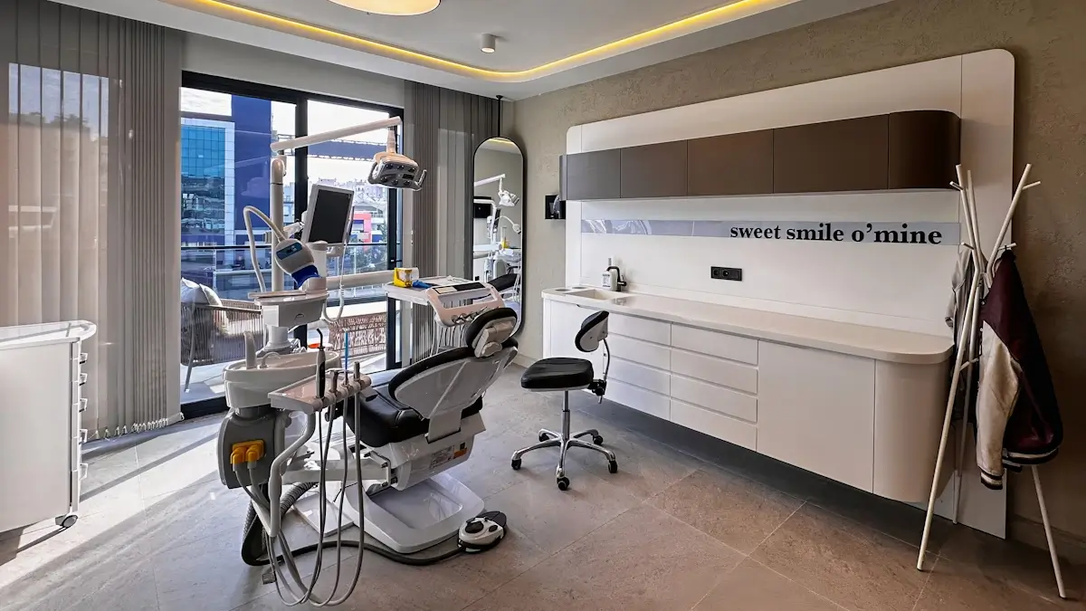 Diş Hekimi Güner Yazıcı Klinik Diş Ünitesi Fotoğrafı 5